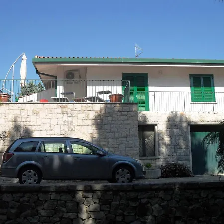 Bed & Breakfast I Gu Books &