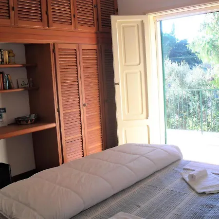 Bed & Breakfast I Gu Books &